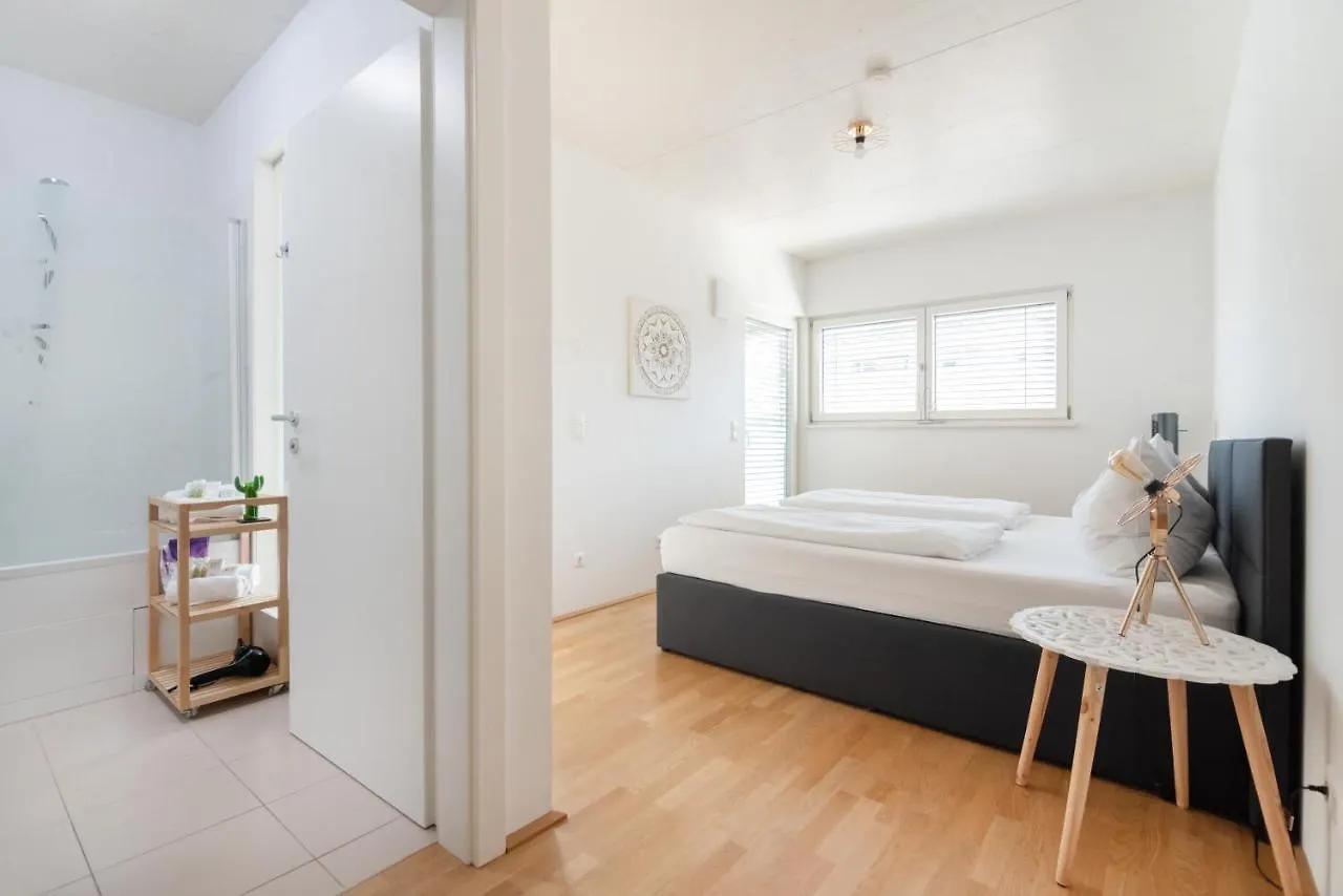 Helles, Neues Dg Apartment Mit Blick Zum Donauturm Vienna Austria