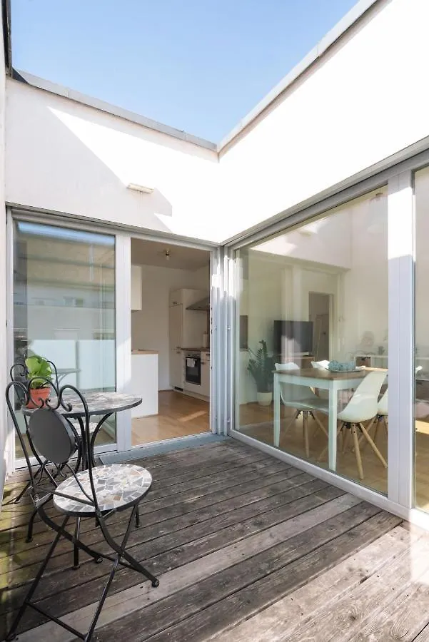 Helles, Neues Dg Apartment Mit Blick Zum Donauturm Vienna 0*,  Austria