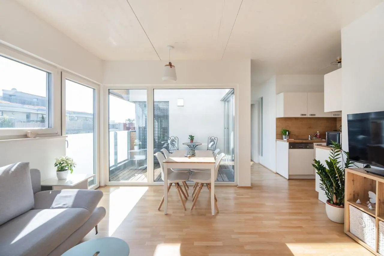 Helles, Neues Dg Apartment Mit Blick Zum Donauturm Wien Østrig