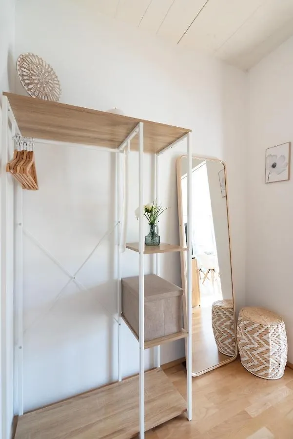 Helles, Neues Dg Apartment Mit Blick Zum Donauturm Vienna