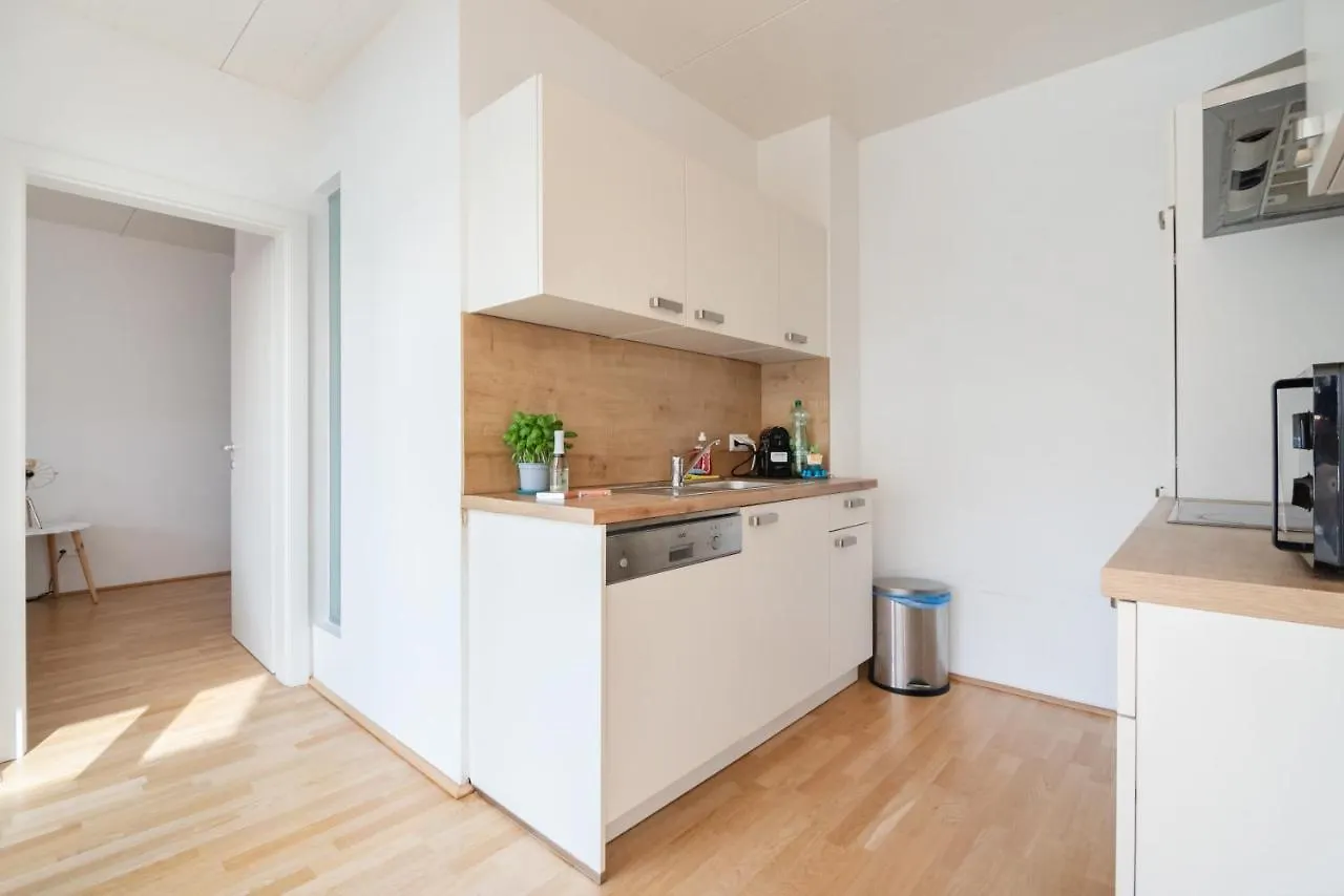 Helles, Neues Dg Apartment Mit Blick Zum Donauturm Vienna