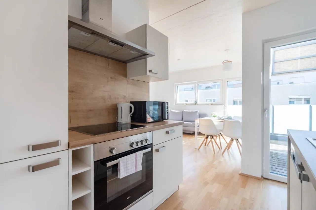 Helles, Neues Dg Apartment Mit Blick Zum Donauturm Vienna