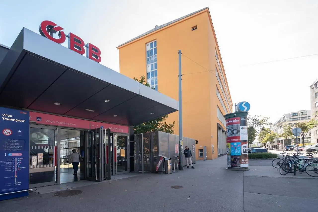 Helles, Neues Dg Apartment Mit Blick Zum Donauturm Vienna Austria