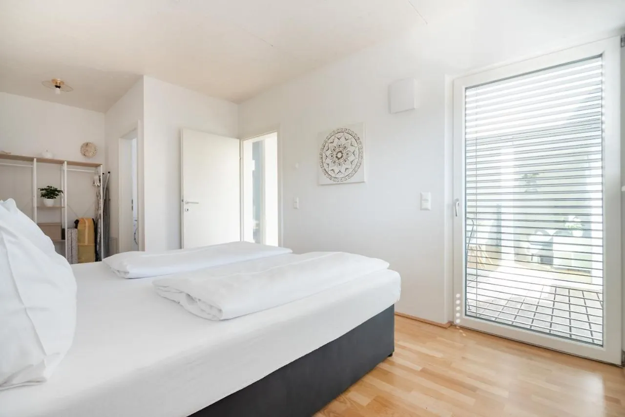 Helles, neues DG Apartment mit Blick zum Donauturm Wien