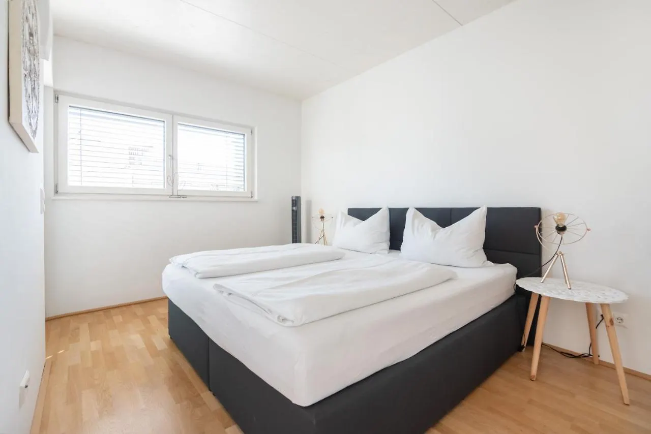 Helles, neues DG Apartment mit Blick zum Donauturm Wien