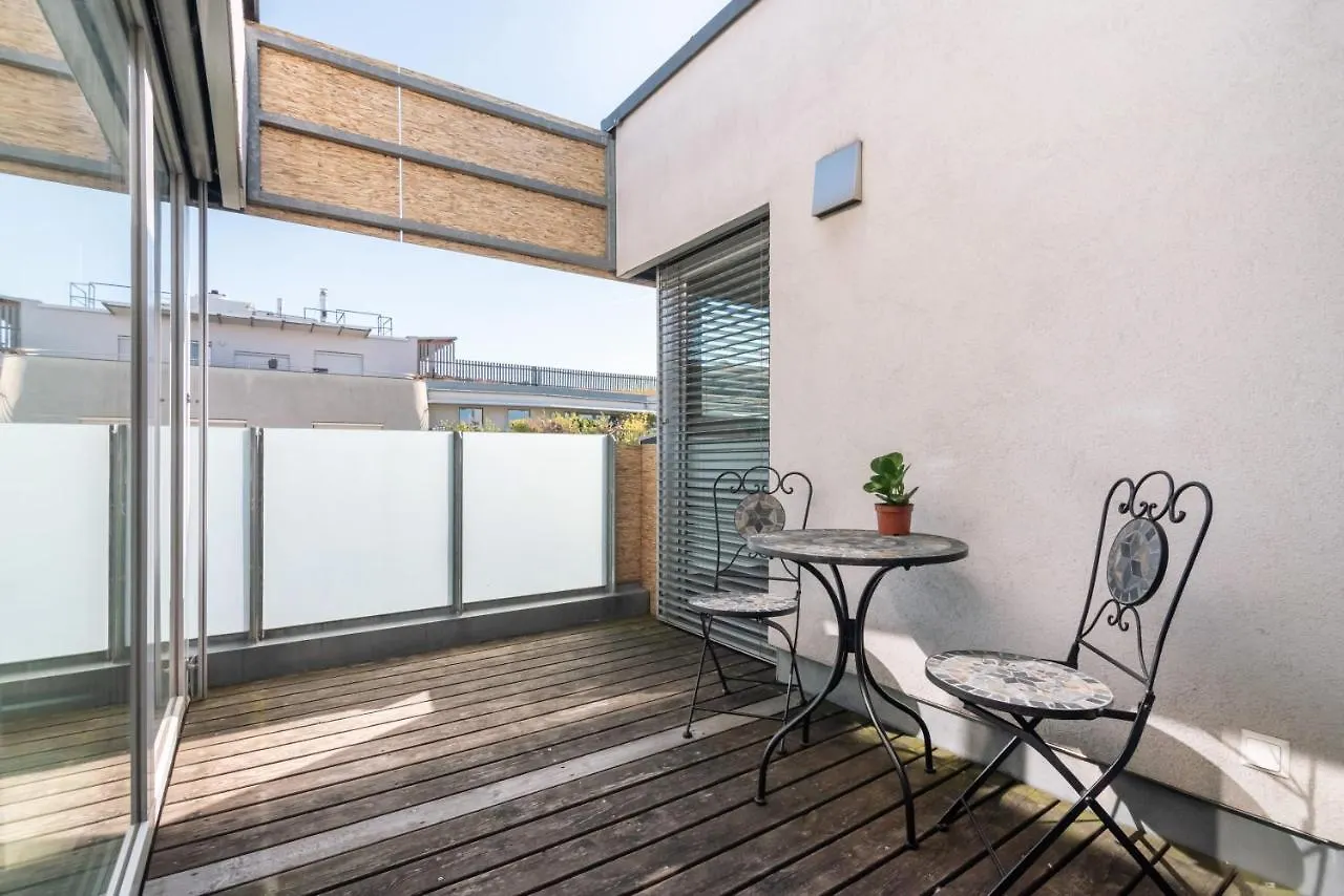 Helles, neues DG Apartment mit Blick zum Donauturm Wien 0*,  Österreich